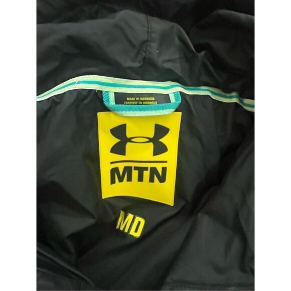 Under Armour Woman’s MTN Light Weight Hooded Side Zip Button Neck Two Pocket Bla - Picture 7 of 7